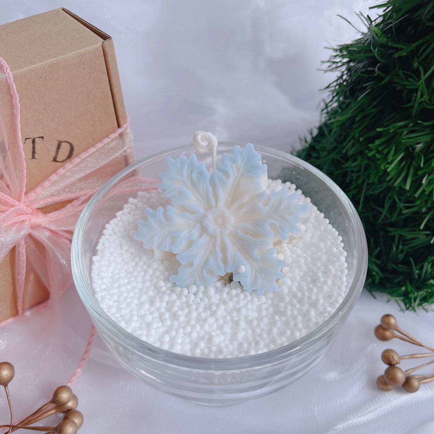 Holiday Christmas Snowflake Candle