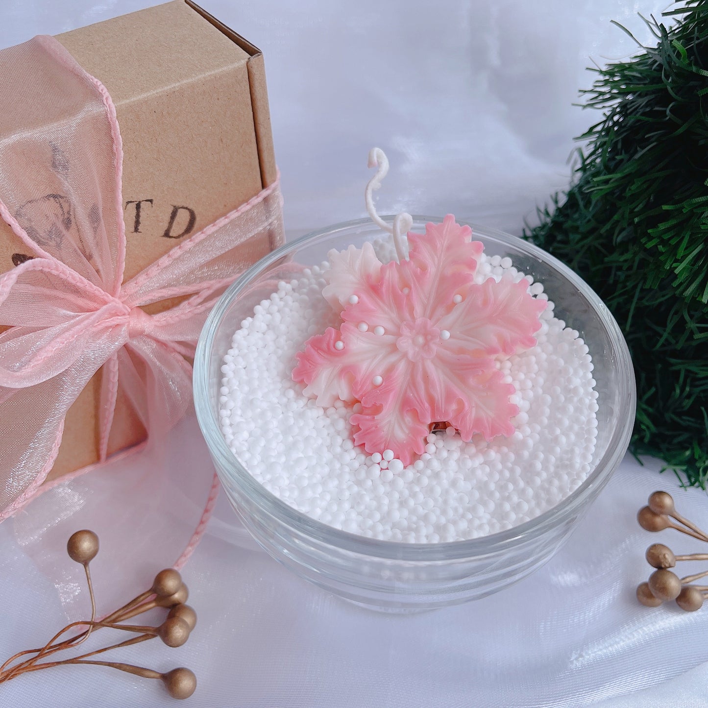 Holiday Christmas Snowflake Candle