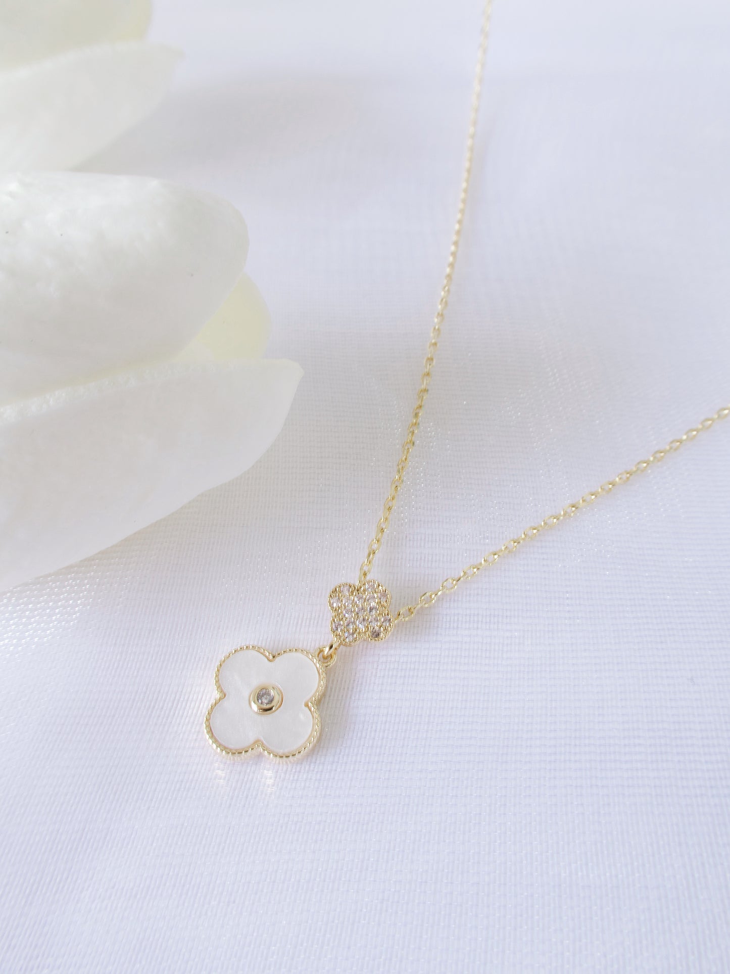 Double Clover Necklace (Gold)